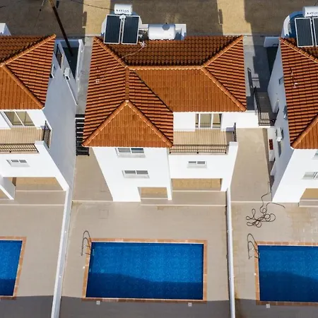 Generous Spaces, Sleeps Up To 8, Private Pool, Cypriot Sunsets Just For You *