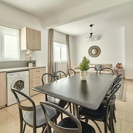 Villa Generous Spaces, Sleeps Up To 8, Private Pool, Cypriot Sunsets Just For You