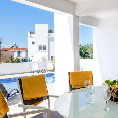Generous Spaces, Sleeps Up To 8, Private Pool, Cypriot Sunsets Just For You Tala