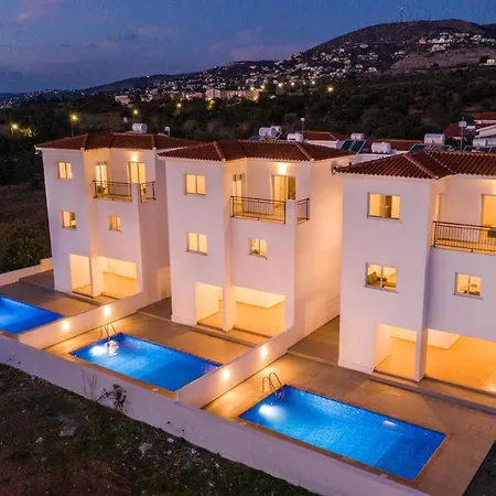 Generous Spaces, Sleeps Up To 8, Private Pool, Cypriot Sunsets Just For You *