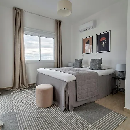 Generous Spaces, Sleeps Up To 8, Private Pool, Cypriot Sunsets Just For You Tala